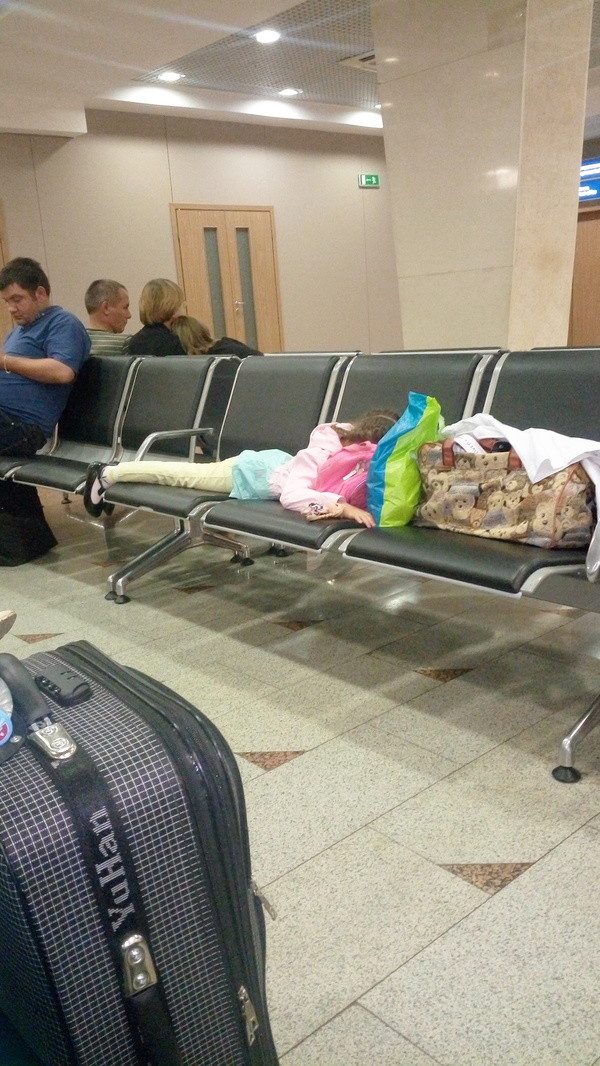 Сон в аэропорту 