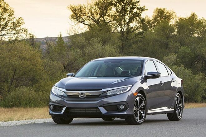 Honda Civic: «Несмотря на огромное давление, которое оказывалось на модель предыдущего поколения из-за ее недостатков, Civic смог вернуться в список в лучших машин»