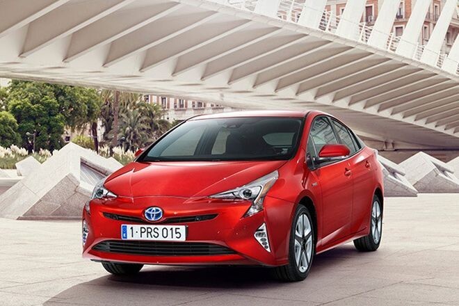 Toyota Prius: «Обновленный Prius показывает, как набор небольших изменений может принести большие дивиденды»