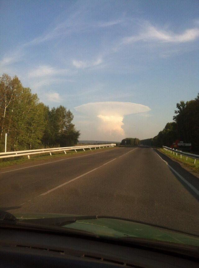  Облако в виде «ядерного гриба» на Кузбассе