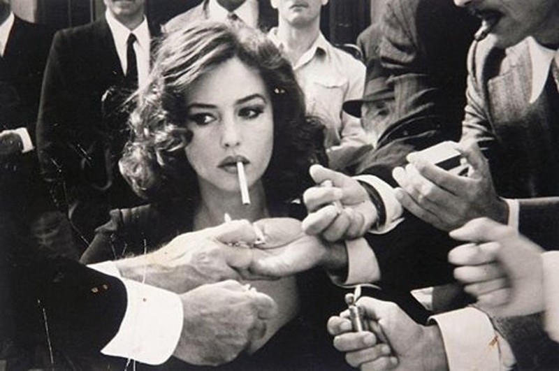 в 20-90-ые годы Женщины курили, чтобы привлечь внимание Мужчин