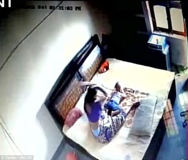 Шокирующее видео: установив камеру слежения, муж узнал, что его жена избивает сына
