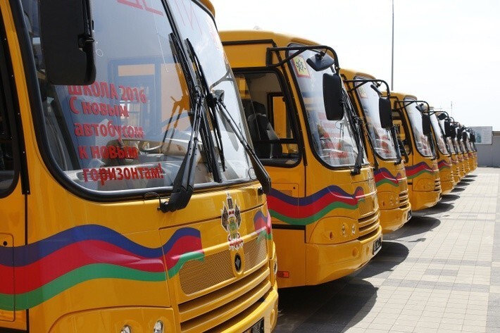 27. 39 кубанских школ получили 70 новых автобусов