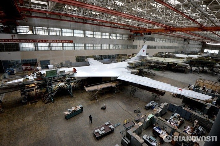 2. Очередной стратегический бомбардировщик Ту-160 ВКС России прошедший ремонт и модернизацию
