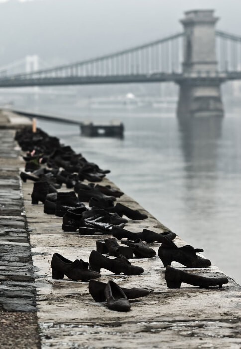 Ботинки на берегу Дуная, Будапешт, Венгрия