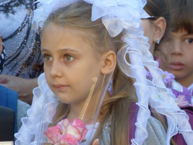 Первое сентября для детей Донбасса. Фото из Донецка 
