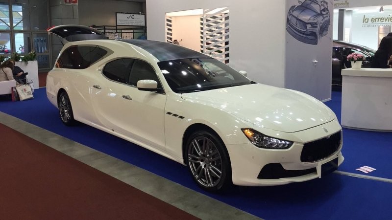 Из Maserati Ghibli сделали катафалк