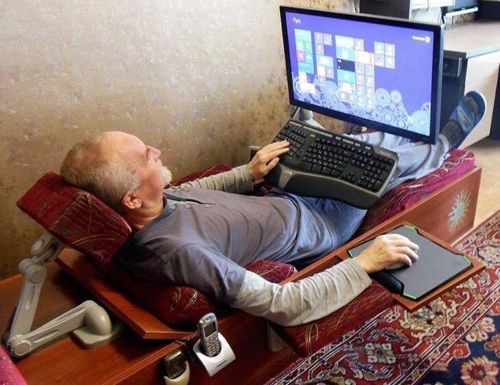 К пенсии обязательно закажу себе компьютерный диван