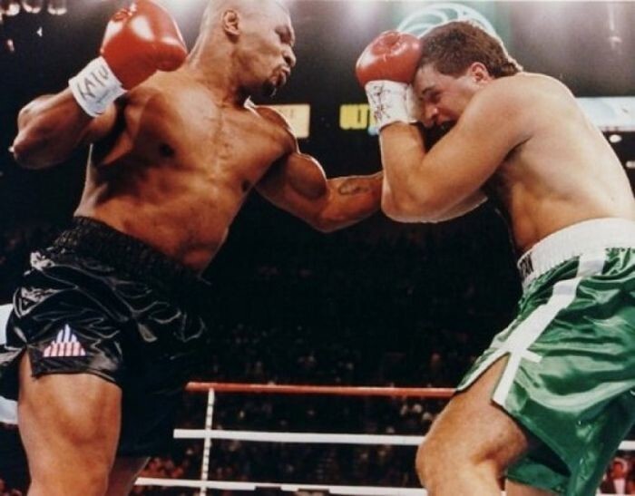 Свой первый бой после возвращения из тюрьмы Тайсон провел 19 августа 1995 года против потомственного боксера Питера Макнили. 