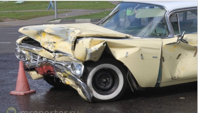 Chevy Impala 67 года безопасная машина! Проверено в ДТП... Но раритет жаль!