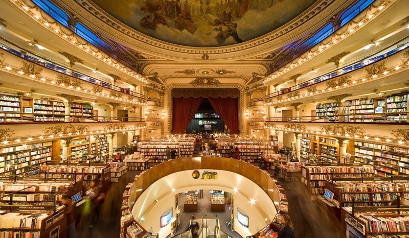 100-летний театр превратили в книжный магазин, и ничего прекраснее вы еще не видели