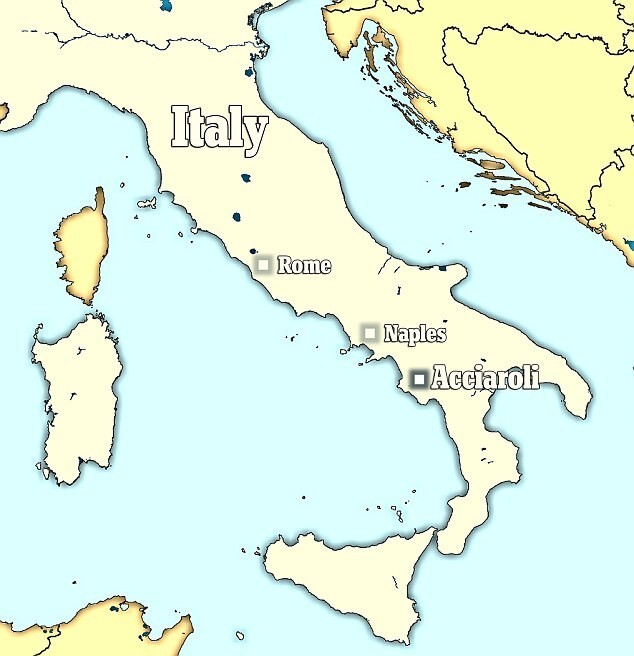 А здесь вы можете видеть, где располагается Аччароли на карте Италии