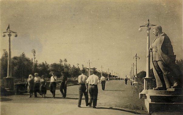 Подборка картин и фотографий, человека разгромившего самую мощную армию в мире!