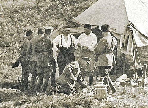 Подборка картин и фотографий, человека разгромившего самую мощную армию в мире!