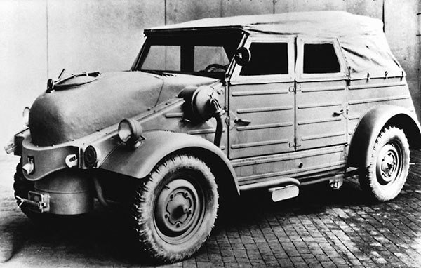 Автомобиль Volkswagen Type 82, 1944 год. Машина передвигалась на дровах  