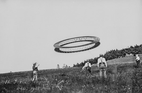 Тетраэдрические воздушные змеи Александра Белла, 1908 год.  