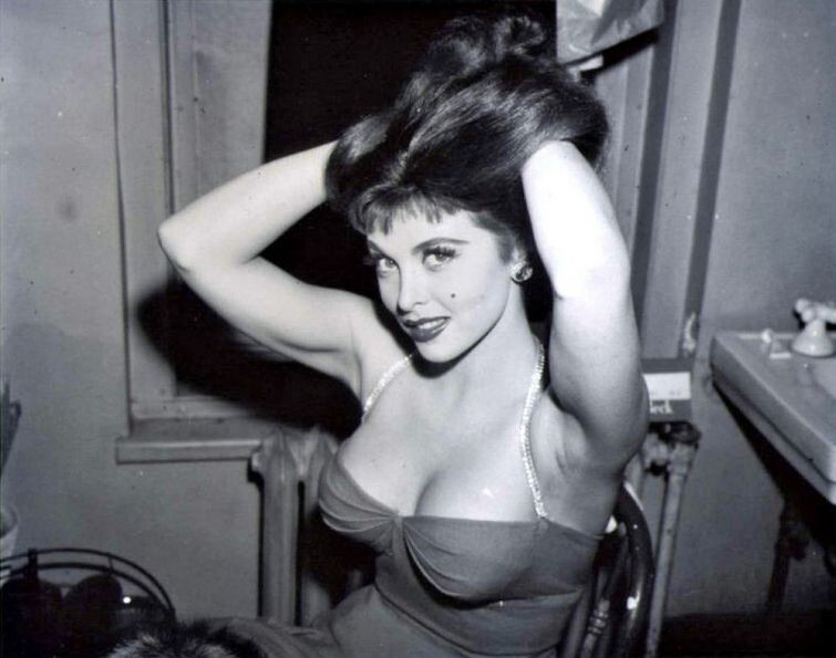 Тина Луиз, 1957 год  