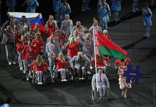 Белорусы пронесли российский флаг на открытии Паралимпиады, МПК грозит расследованием