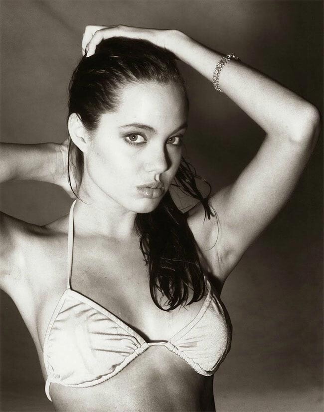 Первая фотосессия Анджелины Джоли, когда ей было всего 15 лет  