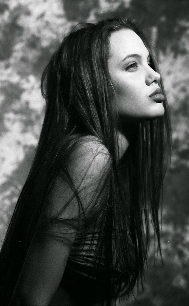 Первая фотосессия Анджелины Джоли, когда ей было всего 15 лет  