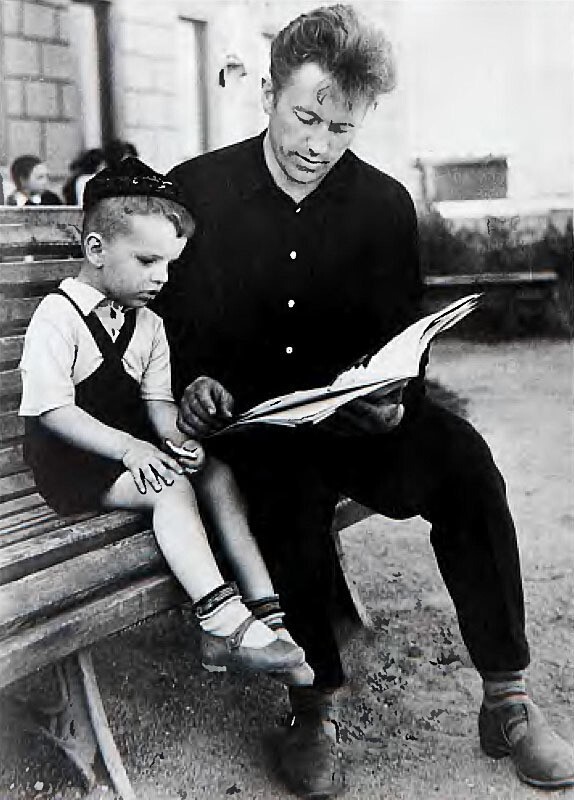 Леонид Парфенов с отцом 1964
