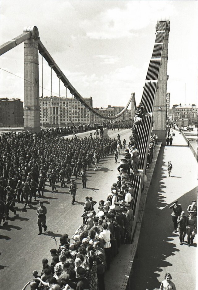Марш пленных немцев по Москве