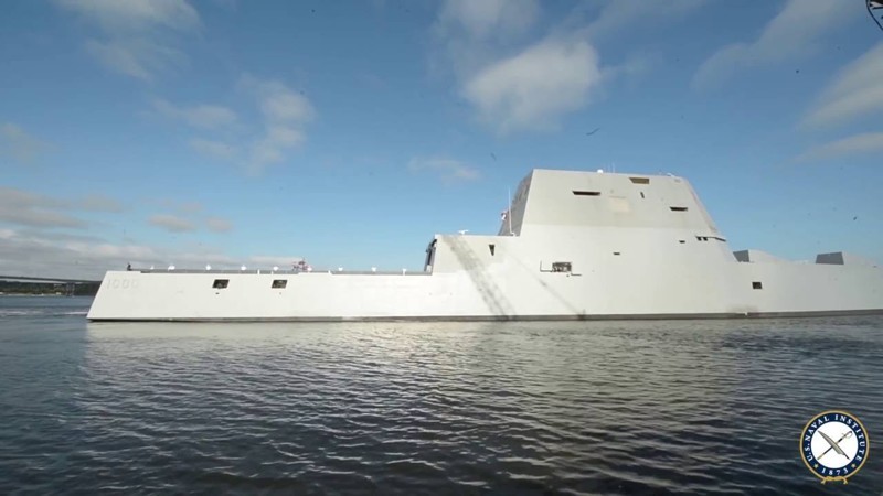 В США военный корабль будущего Zumwalt отправился в строй 