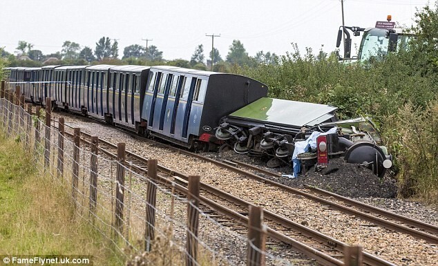 Машинист спас пассажиров во время аварии на самой маленькой в мире железной дороге