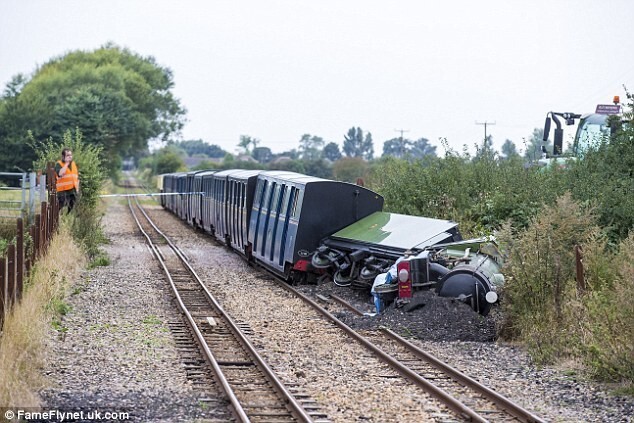 Машинист спас пассажиров во время аварии на самой маленькой в мире железной дороге