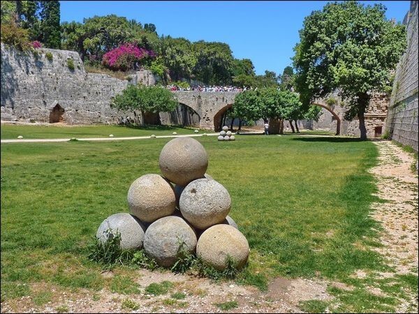 Каменные шары Коста-Рики – «мячи, в которые играли Боги»