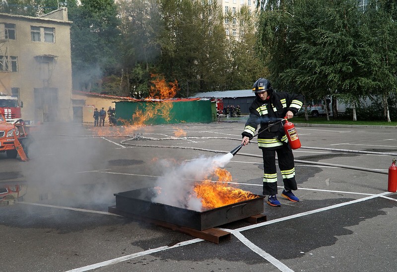 Показательное пожарно-тактическое учение МЧС России в день города