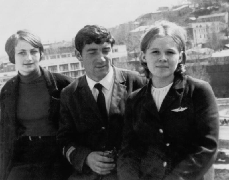 Сколько получают стюардессы