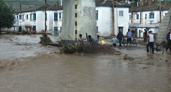 В КНДР в результате наводнения погибли и пропали без вести сотни людей