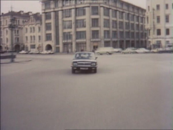 3. Машина въезжает на площадь Дзержинского.