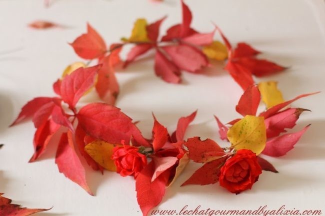 1. Венок из осенней листвы отлично расцветит вашу фотосессию
