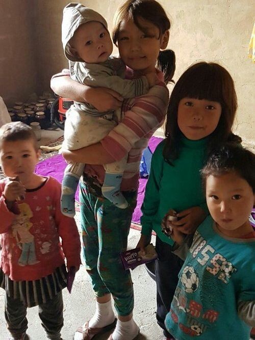 В Актобе обнаружили шестерых детей, живущих без родителей