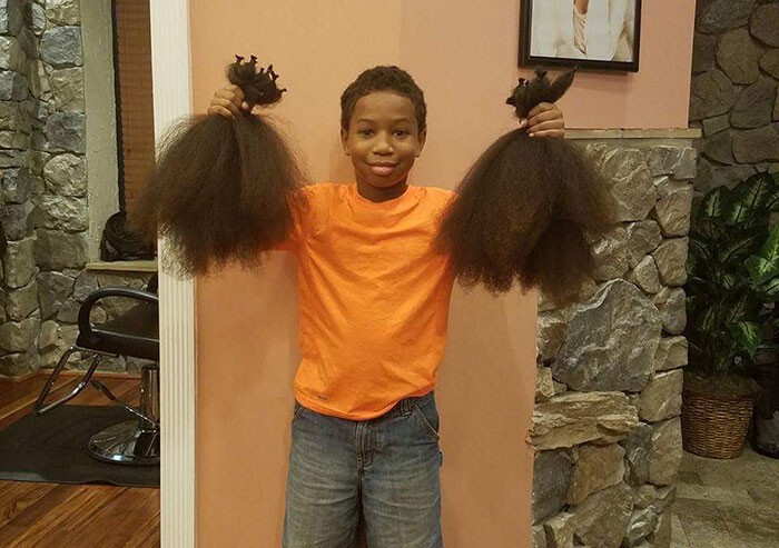 8-летний мальчик два года растил волосы, чтобы сделать парики для онкобольных детишек
