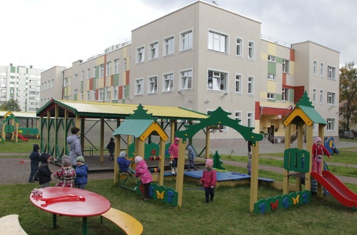 2. Три новых здания детских садов открылись в Московской области и Санкт-Петербурге