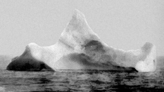 Предположительно – айсберг, потопивший “Титаник”