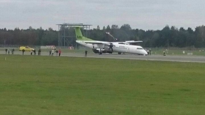 Самолет airBaltic совершил аварийную посадку в Риге