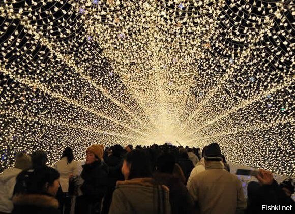 Тоннель света, Куванна, Япония