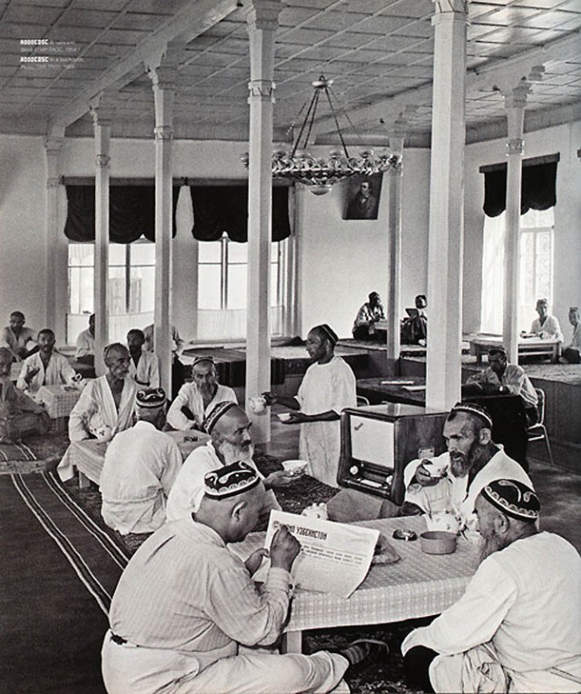 Узбекистан. В чайхане, фото ИТАР-ТАСС, 1958 год: 