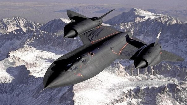 SR-71 «Черный дрозд»: самый скоростной самолет в мире. Максимальная скорость - 3,2 маха. Это 3818,42 км/ч.