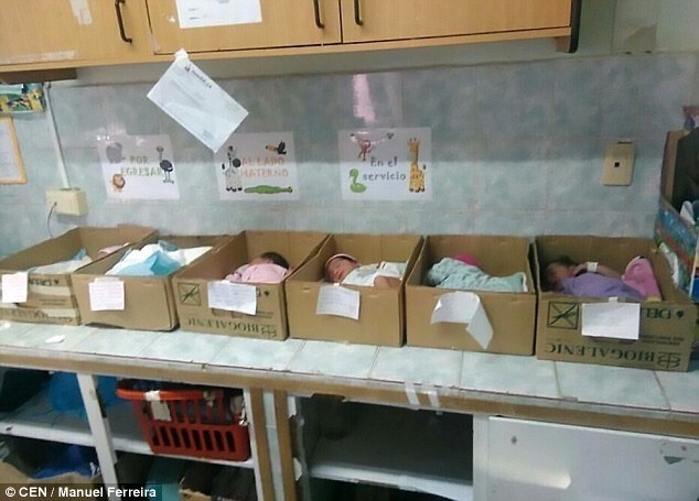 Жертвы экономической катастрофы: в венесуэльской больнице новорожденных кладут в картонные коробки