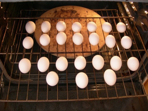 Запеченные яйца в духовке