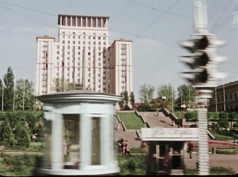 Гостиница "Москва" (сейчас она называется "Украiна")