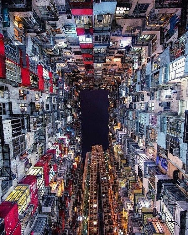 Когда в Гонконге смотришь вверх
