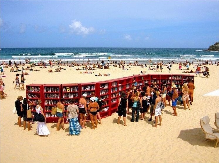 Пляжная библиотека в Италии
