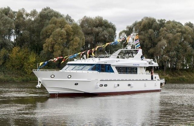 23. В Навашино спустили на воду катер для ВМФ
