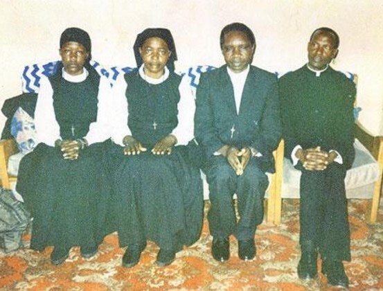 Движение за возрождение десяти заповедей Бога, Уганда, 2000 год